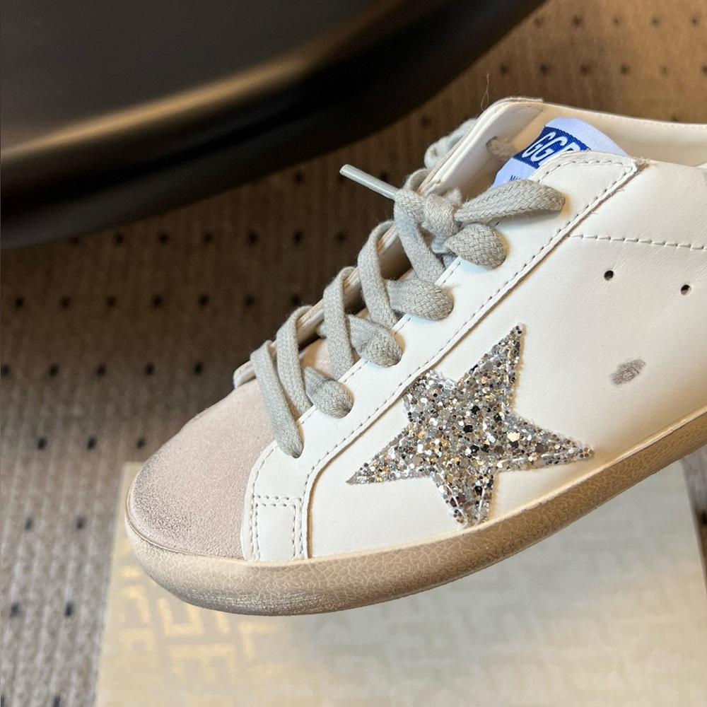 Golden Goose casual and fashionable flat shoes sneakers - Picture 3 of 8